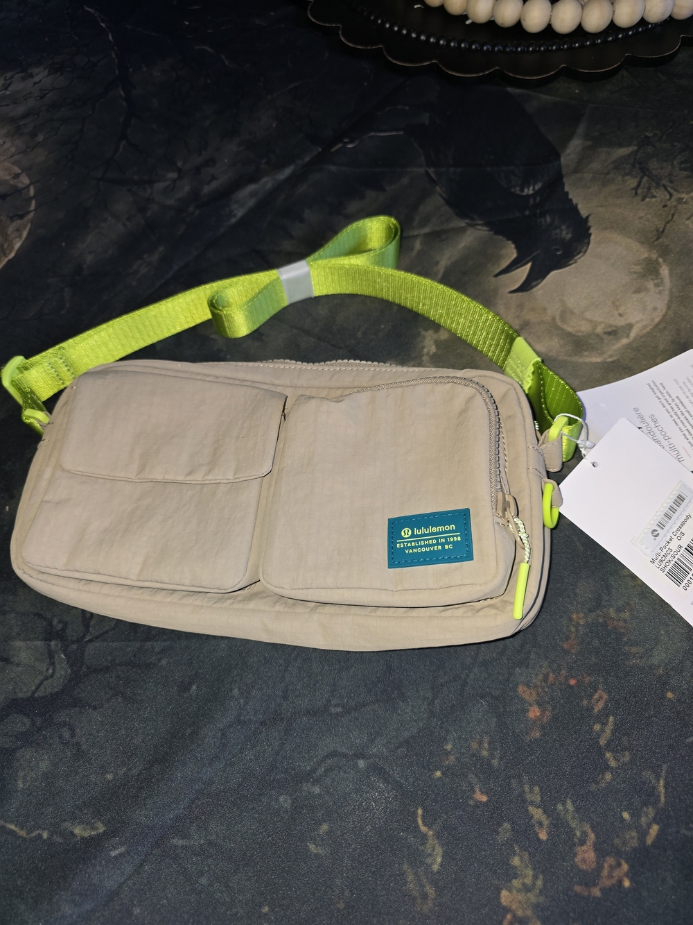 NWT Lululemon Multi Pocket Crossbody  Sling Bag with Neon Green Strap